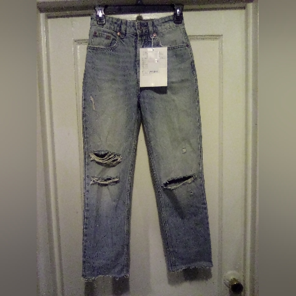 "ZARA" STONE WASHED, DISTRESSED JEANS